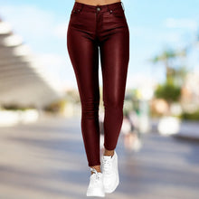 PelleChic - Eng anliegende Hose – Rot