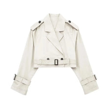 Aimee - Kurz geschnittene Jacke mit mehreren – Weiß Beige