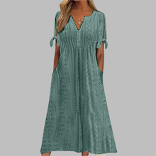 Anneke | Damen Lochstickerei V-Ausschnitt Midikleid – Dunkelgrün