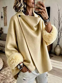 Mikila – Asymmetrische Jacke Aus Wollmischung Mit Kunstfellbesatz – Gelb