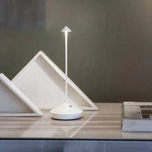 Elegante LED-Tischlampe für Restaurants – Warmweißes Licht, kabellos, dimmbar – Weiß