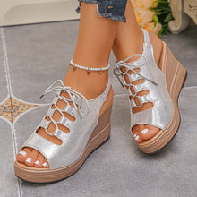 Eleaner – Bequeme Keilabsatzsandalen – Silber