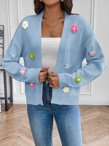 Strickjacke mit Blumen | Femininer Touch | Lässiger Chic – Blau