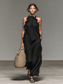 Fiora – Ärmelloses, langes Kleid mit Rüschen, Neckholder-Ausschnitt und Taschen – Schwarz