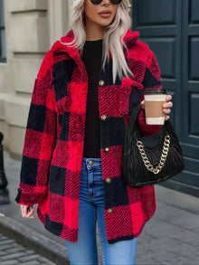 Zariana – Plüschjacke Mit Kariertem Muster im Grenzüberschreitend-Stil – Rot / Schwarz