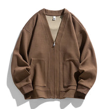 Herren-Strickjacke mit Strukturmuster, Reißverschluss und Taschen – Ciro – Kaffee