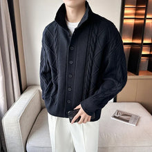 Strickcardigan mit Zopfmuster und Stehkragen mit Knöpfen – Adrián – Schwarz