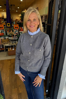 Damen-Strickjacke mit Knöpfen und Rundhalsausschnitt – Clémence – Grau