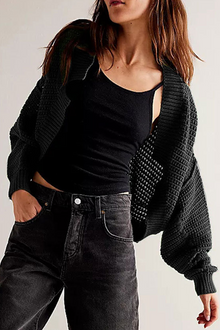 Damen-Strickjacke mit Ajourmuster und weiten Ärmeln – Solveig – Schwarz