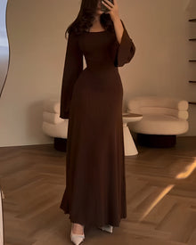 Liora | Elegantes Maxikleid – Braun
