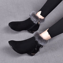 Johanna | Damen Ankle Boots Wildleder-Optik Kunstfell-Stiefeletten Blockabsatz – Schwarz