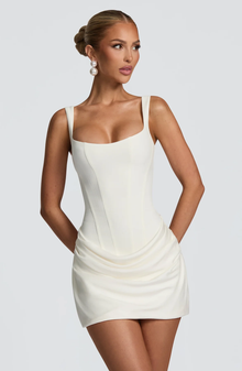 Damen Gerafftes Minikleid mit Karree-Ausschnitt und breiten Trägern – Weiß
