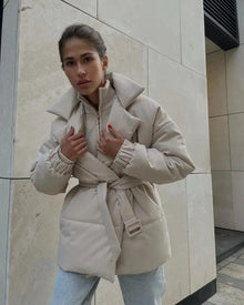 Damen Gesteppte Pufferjacke mit Gürtel breitem Kragen und gerippten Bündchen – Aprikose