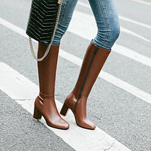 Damen hohe Stiefel mit Blockabsatz und seitlichem Reißverschluss – Braun