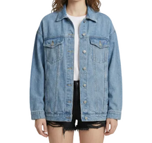 Damen Jeansjacke mit Knopfleiste und Pattentaschen im oberen Bereich – Blau