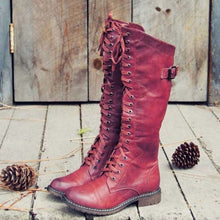 Emilia | Damen Kniehohe Schnürstiefel im Reitstil Profilsohle Wadenstiefel – Rot