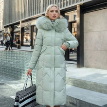 Clara | Damen Langer Daunen-Steppmantel mit Kragen Fellkapuze Wintermantel – Grün