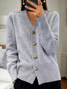 Elfriede | Damen Longline V-Ausschnitt Strick Cardigan mit Herzknöpfen – Grau
