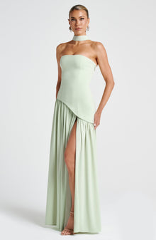 Damen Maxikleid trägerlos mit asymmetrischem Oberteil Beinschlitz und Schal am Hals – Mintgrün