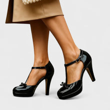 Damen Pumps mit T-Riemen und Schnallenverschluss – Schwarz