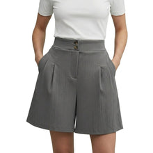 Damen Shorts mit hohem Bund und weitem Bein sowie Falten und zwei Knöpfen – Dunkelgrau