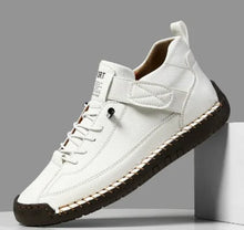 Damen Sneakers mit Schnürung und verstärkter Sohle – Weiß (schwarze Sohle)
