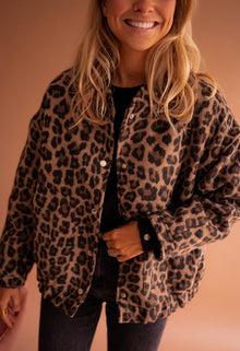 Luisa | Damen Steppjacke Oversized Leopardenmuster Druckknopf – Leopard