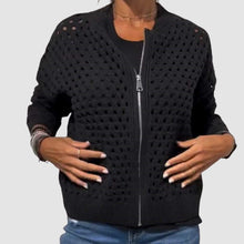 Elfriede | Damen Strick-Cardigan mit Lochmuster und Reißverschluss – Schwarz