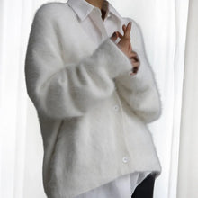 Damen Strickjacke mit V-Ausschnitt und Knöpfen – Weiß