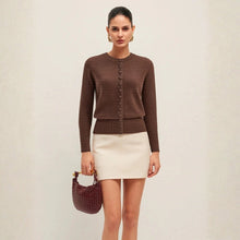 Damen Strickjacke mit Rundhalsausschnitt Knopfleiste und langen Ärmeln – Braun