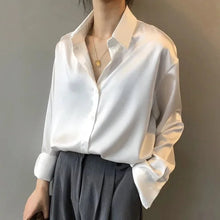 Satinbluse für Damen mit Knopfverschluss und langen Ärmeln – Weiß