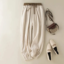 Damenhose mit elastischem Bund, Kordelzug, schmal zulaufendem Bein und Bündchen – Beige