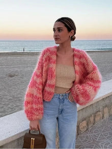 Damen Strickjacke mit offener Vorderseite und buntem Design – Pink