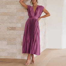 Karolyn - Damenkleid mit V-Ausschnitt und Falten – Lila