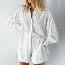 Christa | Luftiges Baumwoll-Set mit Oversized-Bluse & Shorts – Weiß