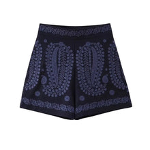 Bestickte High-Waist Shorts aus veganem Leder – Blau