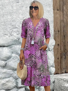 Sommerkleid mit V-Ausschnitt & Allover-Muster – Knielang & bequem – Lila