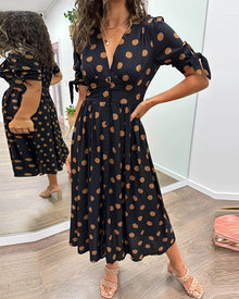 Monique | Damen Polka-Dots Kleid Elegant Feminin Klassisch – Schwarz (Fast ausverkauft)