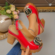 Megyn – Pumps Mit Vintage-Metallschnalle – Rot