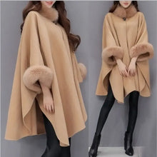 Elegante Damenjacke aus Wolle mit Cape – Braun