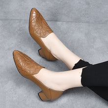 Tonette - Weiche vegane Leder Pumps mit Stickerei – Braun