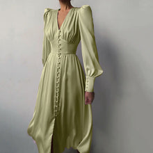 Tailliertes Satin-Kleid mit Ballonärmeln – Elegantes Abendkleid – Grün