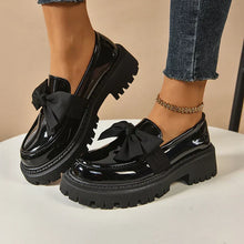 Eliza – Glänzende Plateau-Loafer – Glänzendes Schwarz