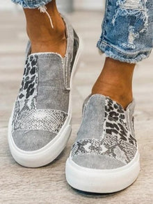 Maria | Damen Sneaker mit niedrigem Schaft und Patch-Design – Grau