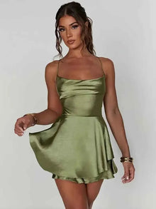 Giulia – Satin Look Minikleid mit Spaghettiträgern und Volant-Rock – Grün