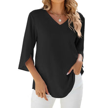 Cara™ | Bluse mit V-Ausschnitt – Black