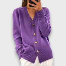 Heliora – Strickjacke mit Herzknöpfen – Lila