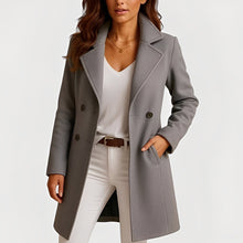 Camille - Eleganter Damenmantel mit Taschen – Grau