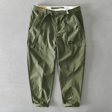 Cargohose mit Gürtel | Lässiger Schnitt | Funktionale Details – Grün