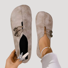 Ingrid | Damen Flache Slipper mit Knopfdetail – Grau